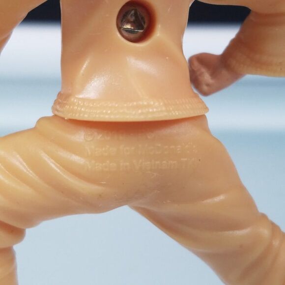 2010 Plastic Toy Figurines Incredible Hulk Wolverine McDonalds Happy Meal Toys - Picture 8 of 11